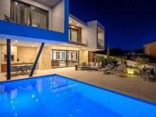 Nowoczesna willa w pobliżu Rogoznicy